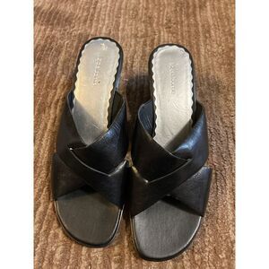 Liz Claiborne Black Leather Criss-Cross Slide‎ Sandals Comfort Footbed